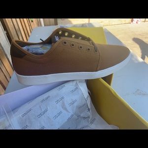 WESC :MEN SHOES :SIZE 10